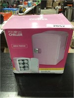 Personal chiller mini fridge