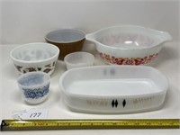 6 Pieces of Fire King & Pyrex