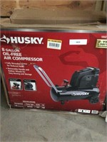Husky 8 gallon oil free air compressor