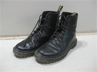 Pre-Owned Dr Marten's Boots Size 7