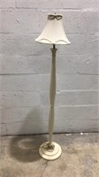 Vtg White Wood Lamp Q10B