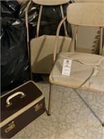 2 VTG Stylaire Folding Chairs & Cosmetic Case