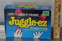 Juggle-ez juggling cubes