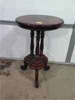 VINTAGE ROUND TABLE, 29 3/4" T X 20"