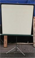 Adjustable Height Projection Screen