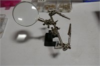 Magnifying Glass & Holding Clips