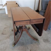 Antique Duncan-Phyfe Style Pedestal Table