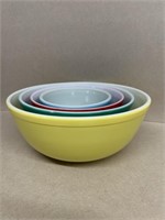 Pyrex stackable bowl set