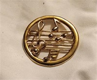Beautifu music note pin brooch