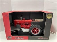 McCormick Farmall 400 Signature Series -1/8