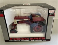 IH Farmall, 504 Tractor, 1/16, In Box