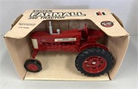Farmall 350 Tractor, ERTL 1/16