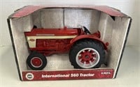 IH 560 Tractor, Ertl, 1/16th