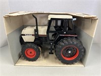 Case Tractor 3294 with Front Wheel Assist