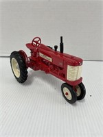 Farmall 350, Narrow front tractor, 1/16