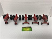 5- International Toy Tractors, 1/32