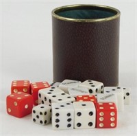 18 Dice with Rolling Cup