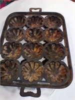 Cast iron muffin pan