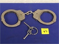 Peerless Handcuff Co Springfield MA  P010 w/keys