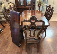 CLAW FOOT MAHOGANY DINING TABLE AND 8 CHAIRS