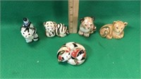 Five Italian made cat figurines