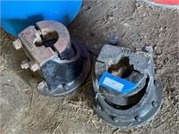 2 Large Coupling or Clamp Pieces (use unknown)