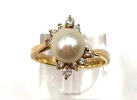 Zale's 14K Gold Pearl and Diamond Ring