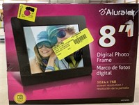 Aluratek 8 in digital photo frame