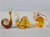 3x The Bid Amber Glass Figures  2 Are Pilgrim