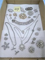 Nice Assortment of Vintage Rhinestone Jewelry