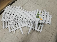 12 Cnt White Plastic Fence