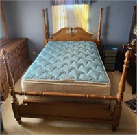 4 Poster Full Size Bed With Mattress &