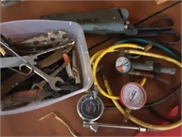 GAUGES TOOLS AND OTHER LOT