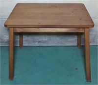 Vtg Early 1960's Wood Side Table (20"×27"×21")