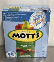 NEW! Mott's Fruit Snacks Damage 90ct exp.12.14.23
