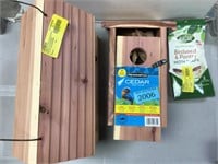 2 bird houses & moth traps