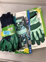 6 pair of gardening gloves