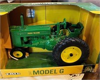 ERTL John Deere Model G & 10 Collectible Tractor