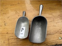 Lot of  2 Aluminum scoops, sizes 0 and 1