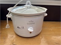 White Rival Crock pot  with removal pot