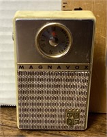 Magnavox transistor radio