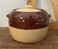 Stoneware bean pot