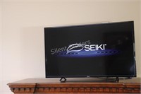 SEIKI 43" Television, Model SE43FGT w Remote