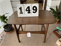 Wood Table 29"x20"x21"