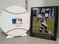 Sports Memorabilia.
Reggie Bush Plaque
Major