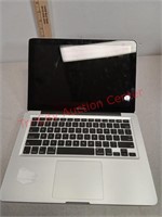 8 GB Ram Apple Macbook laptop computer