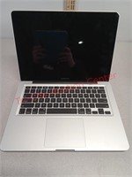 8 GB Ram Apple Macbook laptop computer