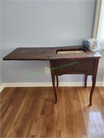 Elgin Sewing Machine Table With Console
