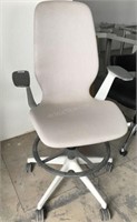 $1500 Steelcase Adjustable Office Chair