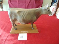 Model Brown Swiss Cow